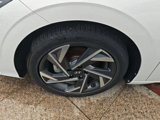 Hyundai Elantra — Фото автомобиля 22