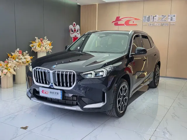Фотография автомобиля — BMW X1