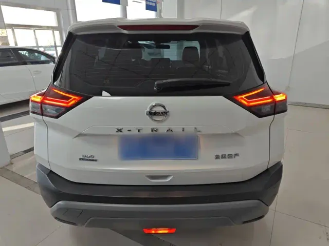 Nissan X-Trail — Фото автомобиля 4