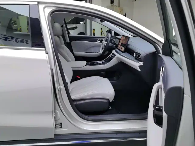 Geely Galaxy Stellar 6 — Фото автомобиля 8