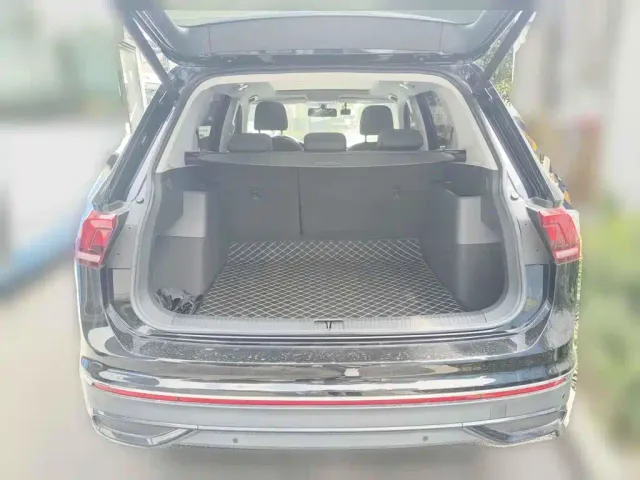 Volkswagen Tiguan L 2025 Model 300TSI Auto 2WD Dragon Edition — Фото автомобиля 5