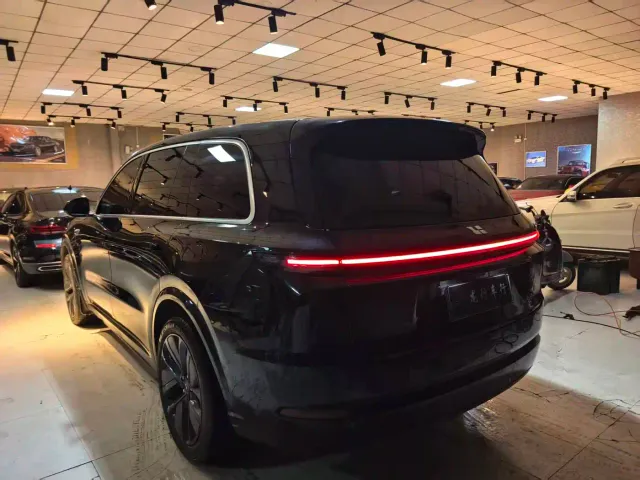 Li Auto L9 — Фото автомобиля 14