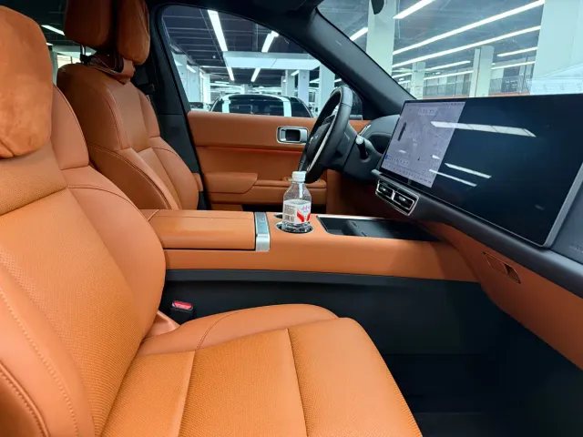 Li Auto L7 — Фото автомобиля 21