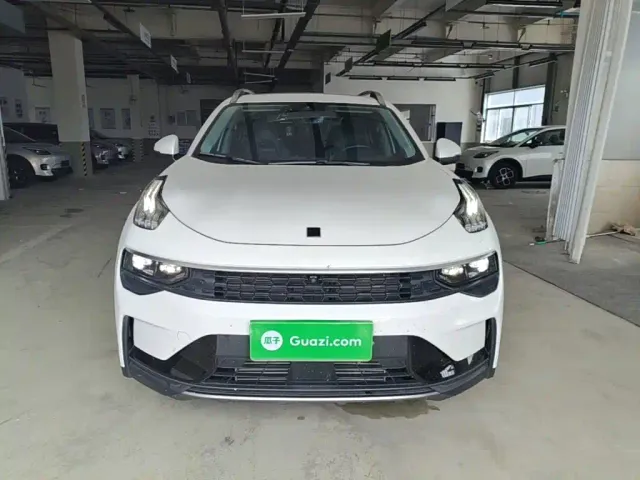 Lynk & Co Lynk & Co 01 2021 2.0TD 2WD Pro — Фото автомобиля 2