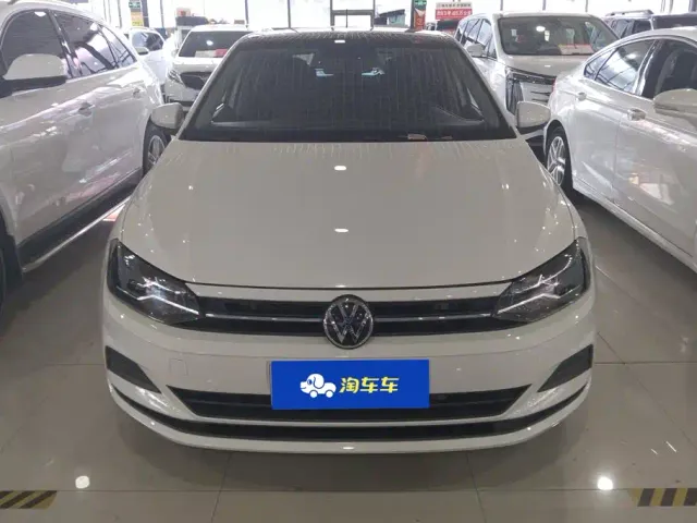Volkswagen Polo — Фото автомобиля 2