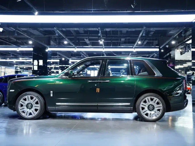 Rolls-Royce Cullinan — Фото автомобиля 25