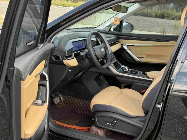 Geely Boyue L — Фото автомобиля 7