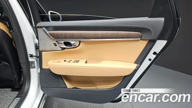 Volvo S90 — Фото автомобиля 14