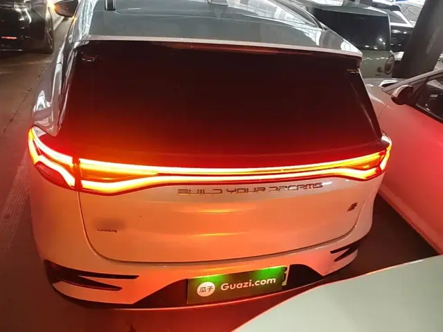 BYD Tang — Фото автомобиля 5