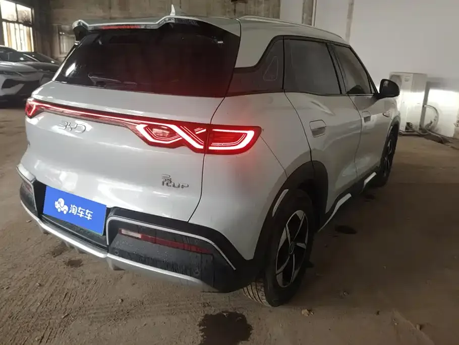BYD Yuan UP 2024 401KM Surpass Edition — Фото автомобиля 3