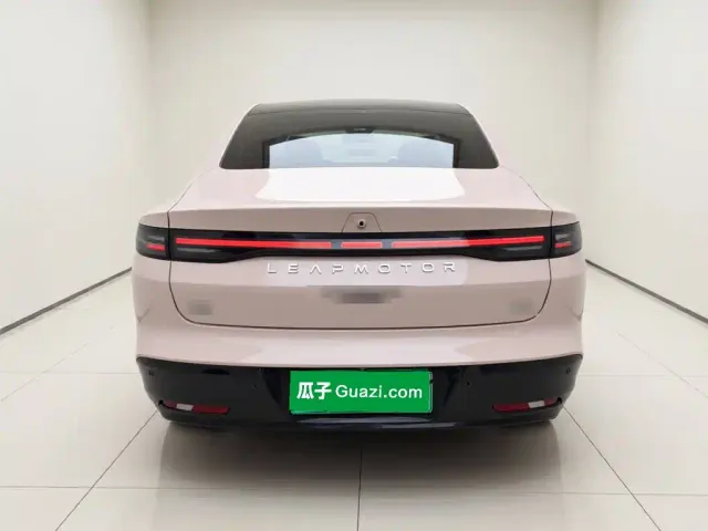 Leapmotor B01 — Фото автомобиля 5