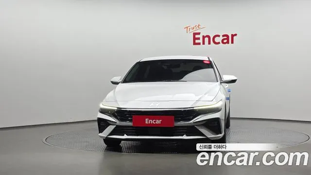Hyundai Avante CN7 — Фото автомобиля 3