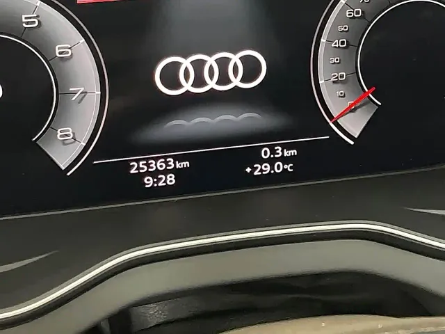 Audi Q5L — Фото автомобиля 10