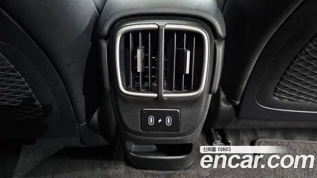 Hyundai Ioniq 6 — Фото автомобиля 24