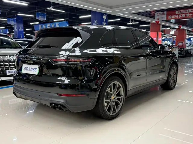 Porsche Cayenne — Фото автомобиля 16