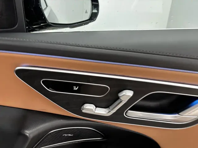 Mercedes-Benz E-Class — Фото автомобиля 24