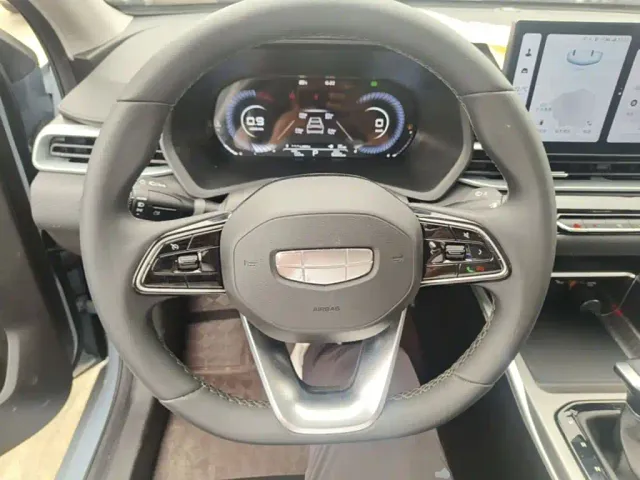 Geely Emgrand — Фото автомобиля 10
