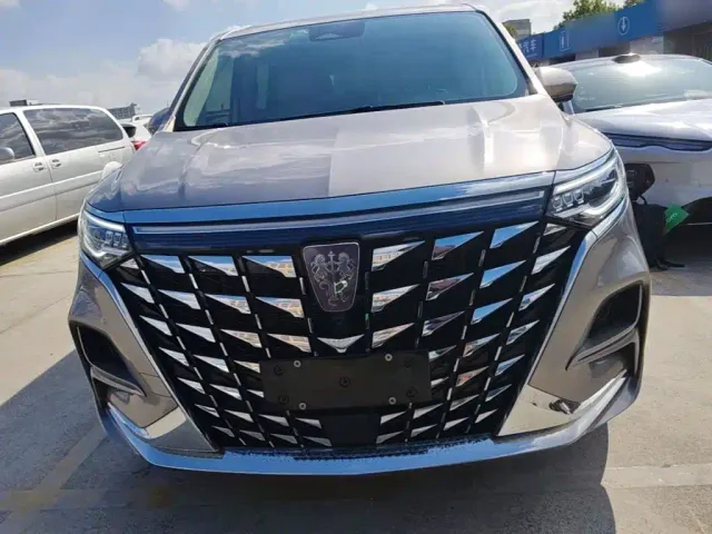 Roewe iMAX8 — Фото автомобиля 2