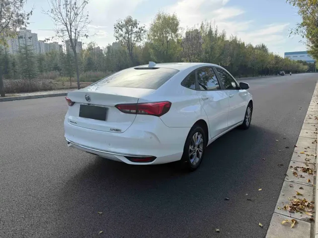 Buick Verano — Фото автомобиля 9