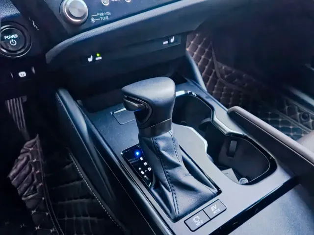 Lexus ES — Фото автомобиля 8