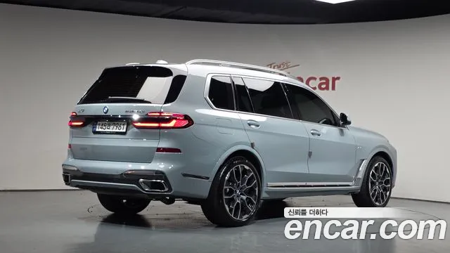 BMW X7 — Фото автомобиля 2