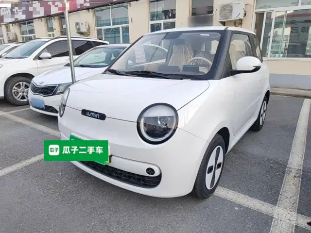 Фотография автомобиля — Changan Lumin