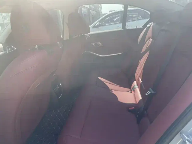 BMW 3 Series — Фото автомобиля 4