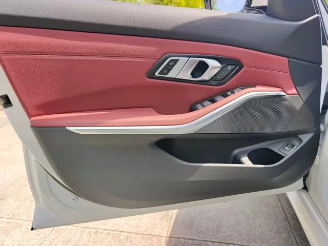 BMW 3 Series — Фото автомобиля 9
