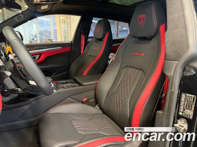 Lamborghini Urus — Фото автомобиля 10