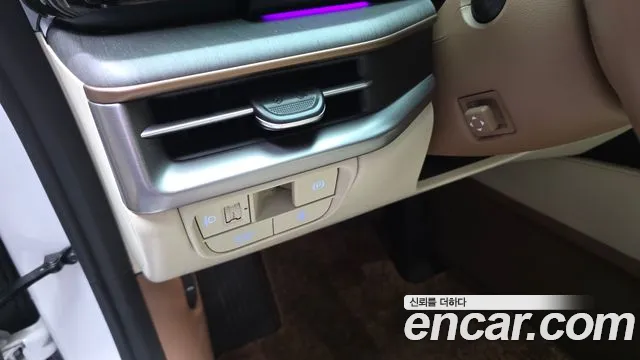 Hyundai Grandeur Grandeur (GN7) 2.5 Бензин 2WD — Фото автомобиля 7