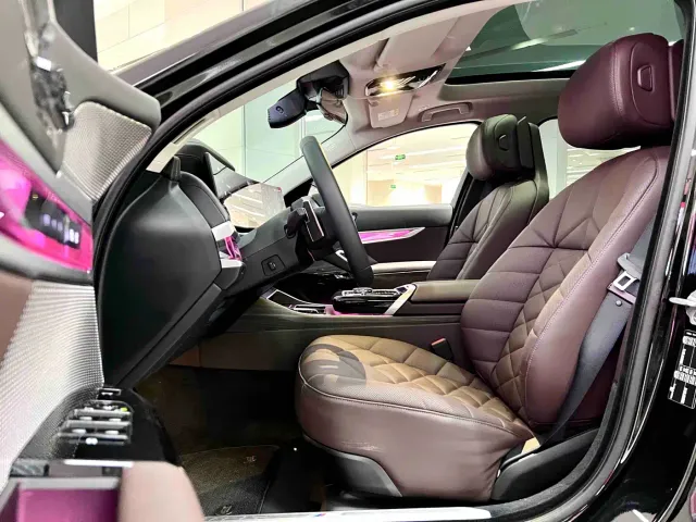 BMW 7 Series — Фото автомобиля 7