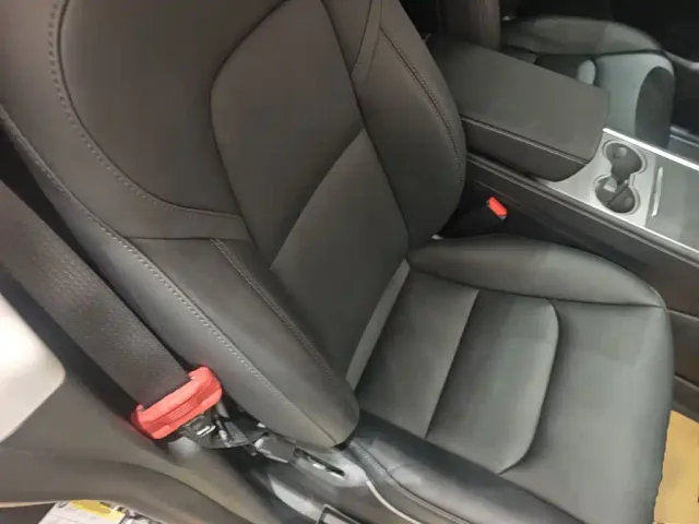 Tesla Model Y — Фото автомобиля 24