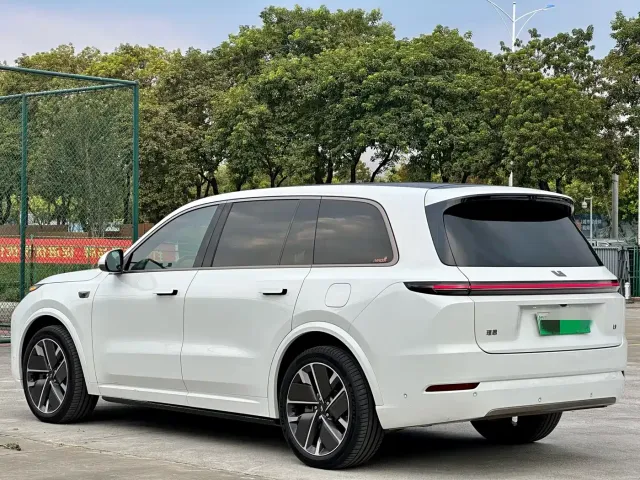 Li Auto L9 — Фото автомобиля 9