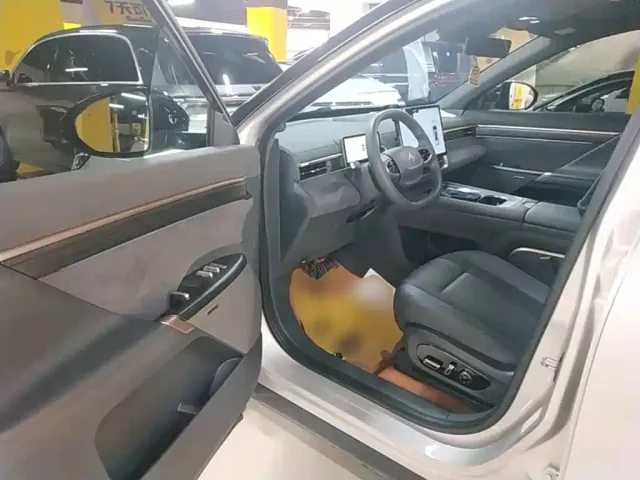 Dongfeng eπ 008 — Фото автомобиля 15