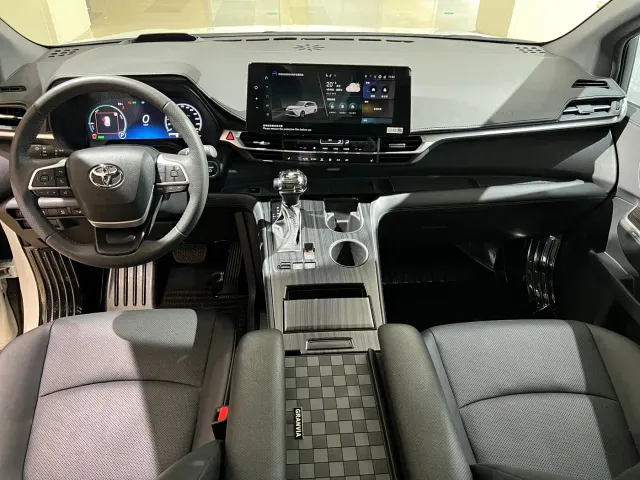 Toyota Granvia — Фото автомобиля 14