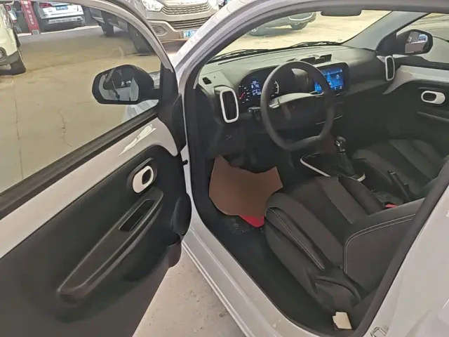 Roewe Clever — Фото автомобиля 15