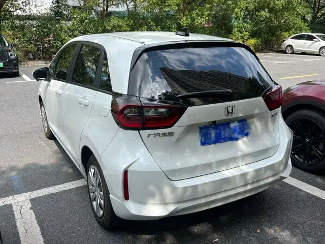 Honda Fit — Фото автомобиля 2