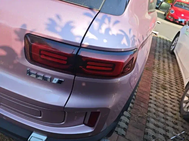 Geely ICON — Фото автомобиля 7
