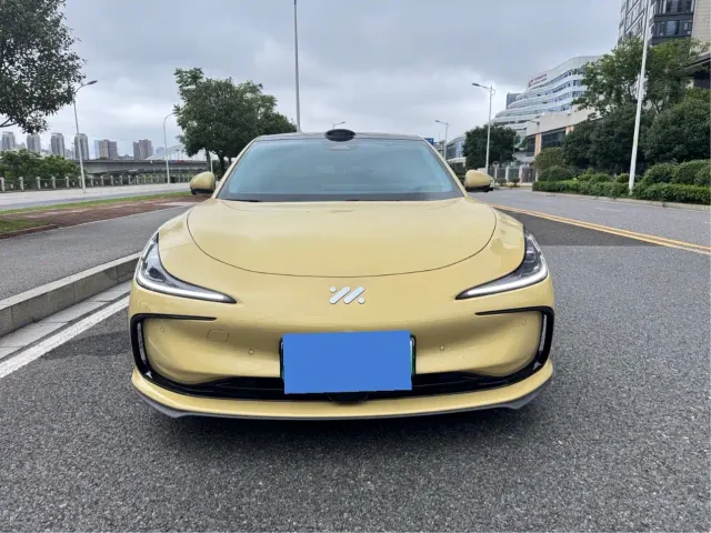 IM Motors L6 — Фото автомобиля 2