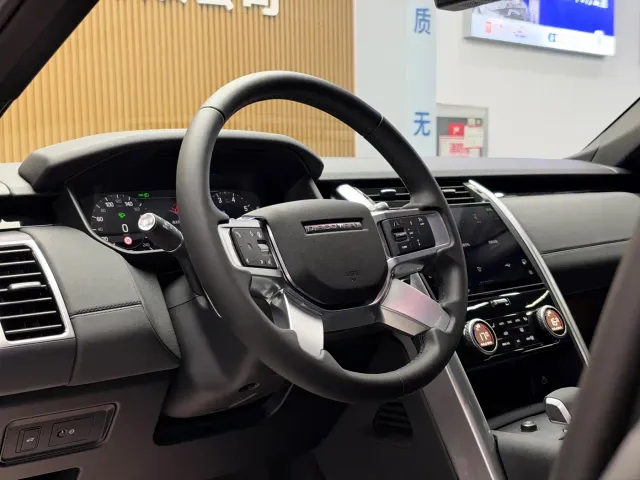 Land Rover Discovery — Фото автомобиля 9