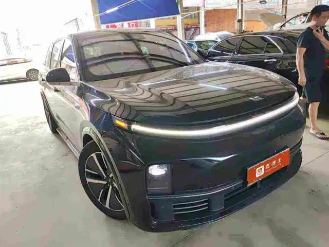 Li Auto L7 — Фото автомобиля 2