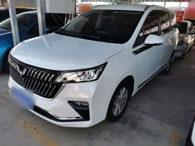 Фотография автомобиля — Wuling Jiachen