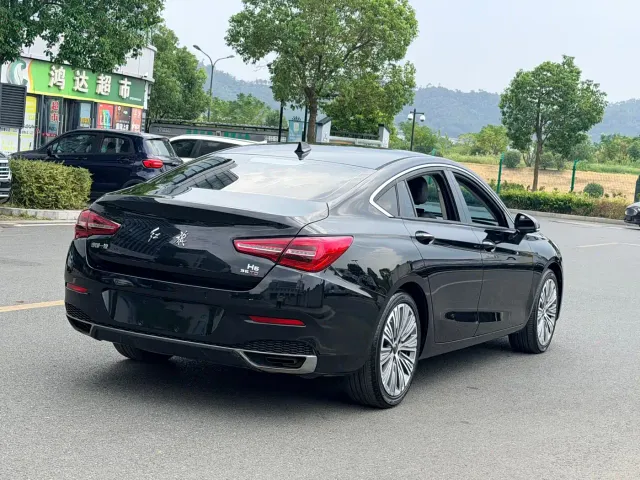 Hongqi H5 — Фото автомобиля 4