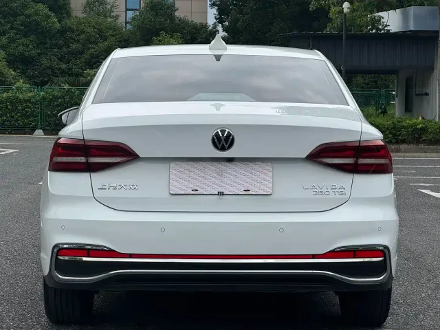 Volkswagen Lavida — Фото автомобиля 6
