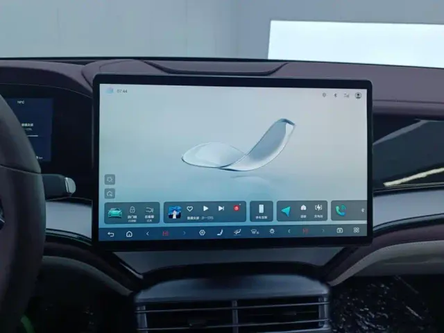 BYD Seal 07 DM-i — Фото автомобиля 13