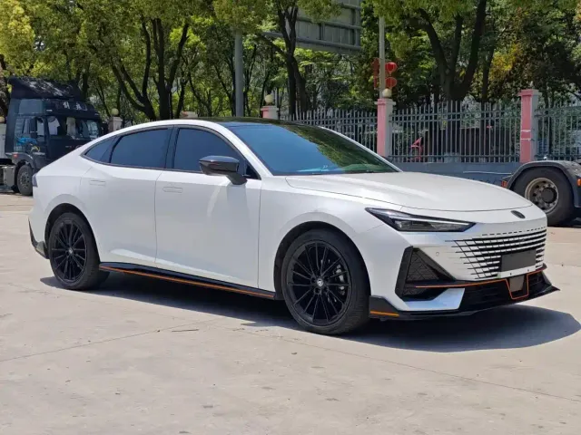 Changan UNI-V — Фото автомобиля 3