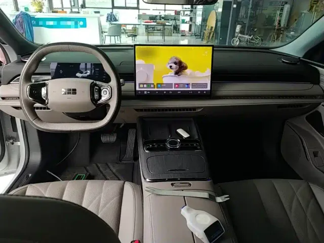 Geely Galaxy Xingyao 8 — Фото автомобиля 9
