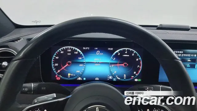 Mercedes-Benz E-Class — Фото автомобиля 8