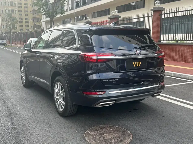 Buick Enclave — Фото автомобиля 4