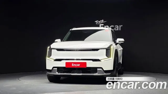 Kia EV9 — Фото автомобиля 3